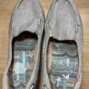 Sketchers Relax Fit slip on flats